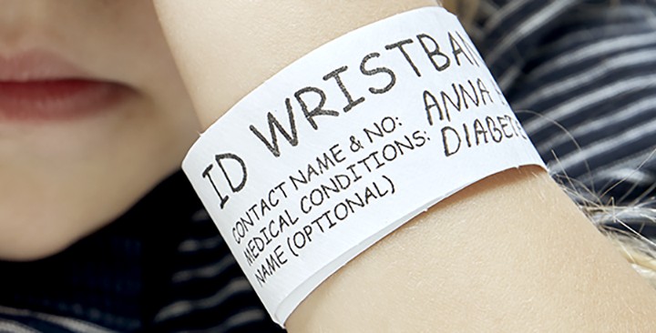 ID-armband av papper