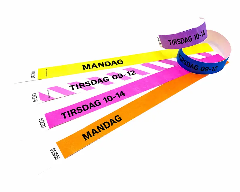 Pappersarmband med text