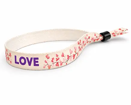 Festivalarmband med röd blomsterslinga