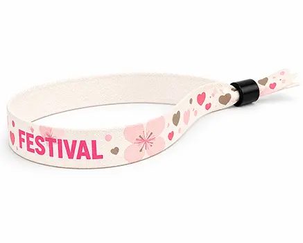 Festivalarmband med rosa hjärtan och blommor