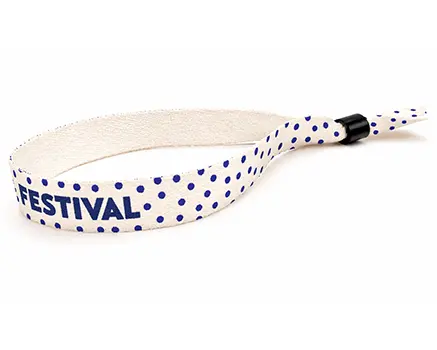 Festivalarmband med blå prickar